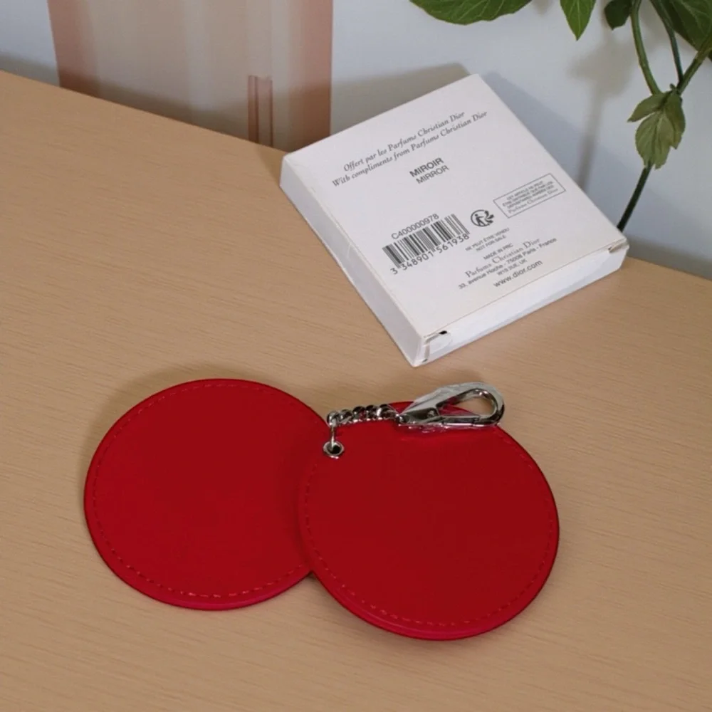Dior Red Compact Mirror key chain - Picture 2 of 5